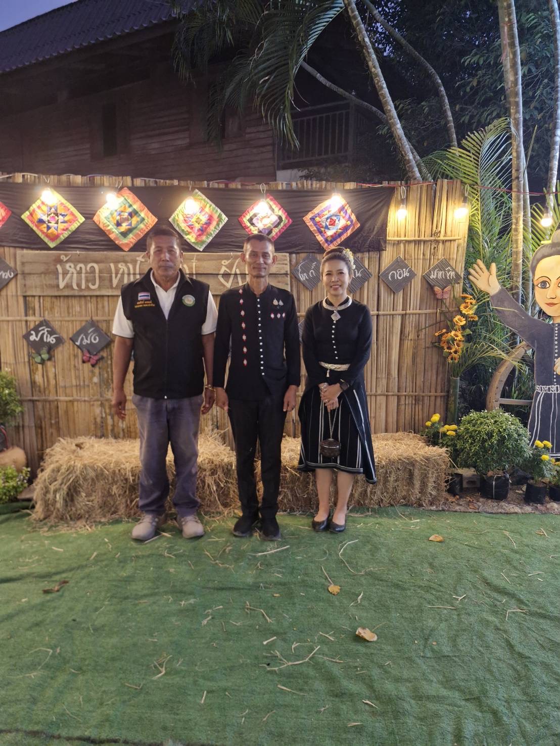 วันที่ 15  เมษายน 2569
นายอมฤต นิจอาคม  นายกองค์การบริหารส่วนตำบลท่าข้าม พร้อมด้วยคณะผู้บริหาร สมาชิกสภา ฯ นายคนองเดช สุวรรณ์ กำนันตำบลท่าข้าม และเจ้าหน้าที่ เข้าร่วมงานสืบสานวัฒนธรรมประเพณีไททรงดำ ประจำปี 2569 ตำบลท่าข้าม อำเภอพุนพินจังหวัดสุราษฎร์ธานี